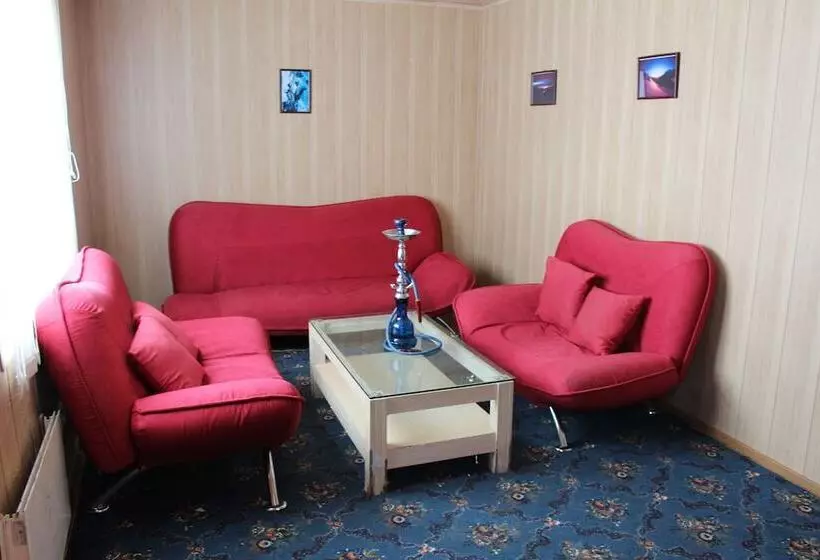 مسافرخانه Too Ashuu