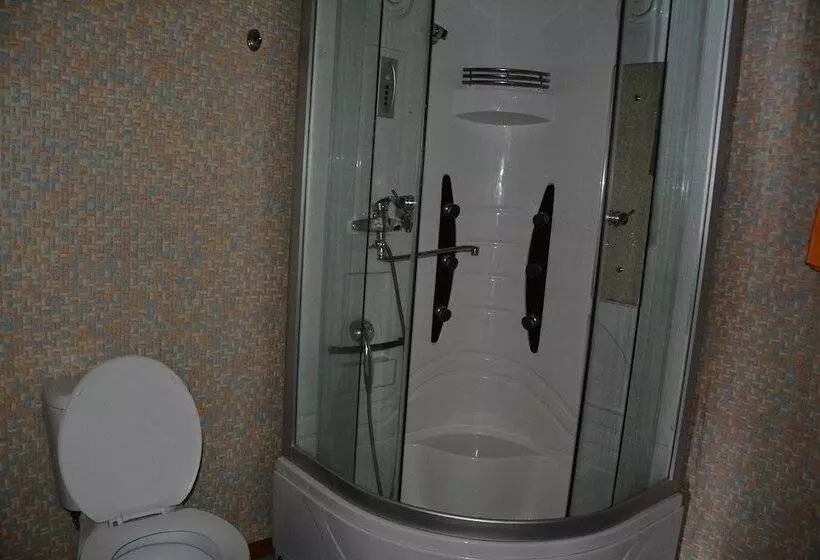 مسافرخانه Too Ashuu