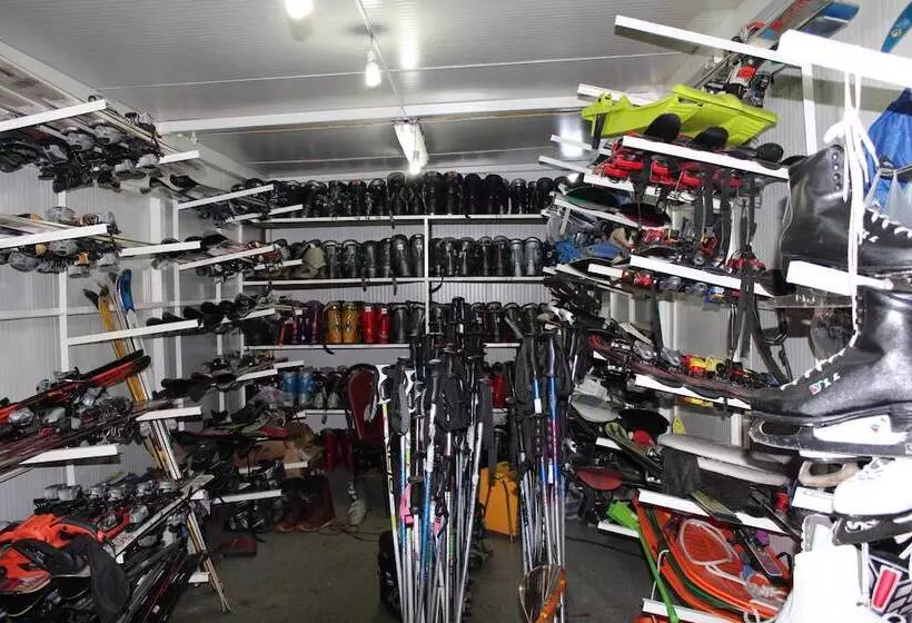 مسافرخانه Too Ashuu