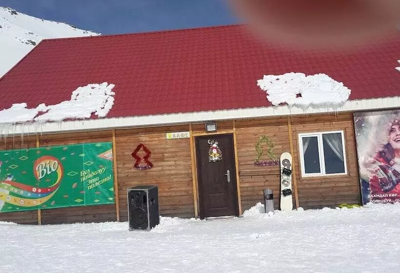 مسافرخانه Too Ashuu