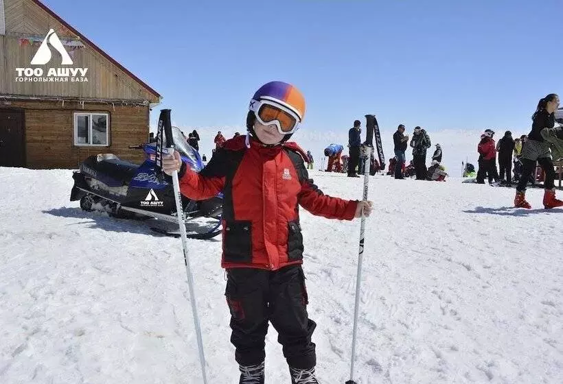 مسافرخانه Too Ashuu