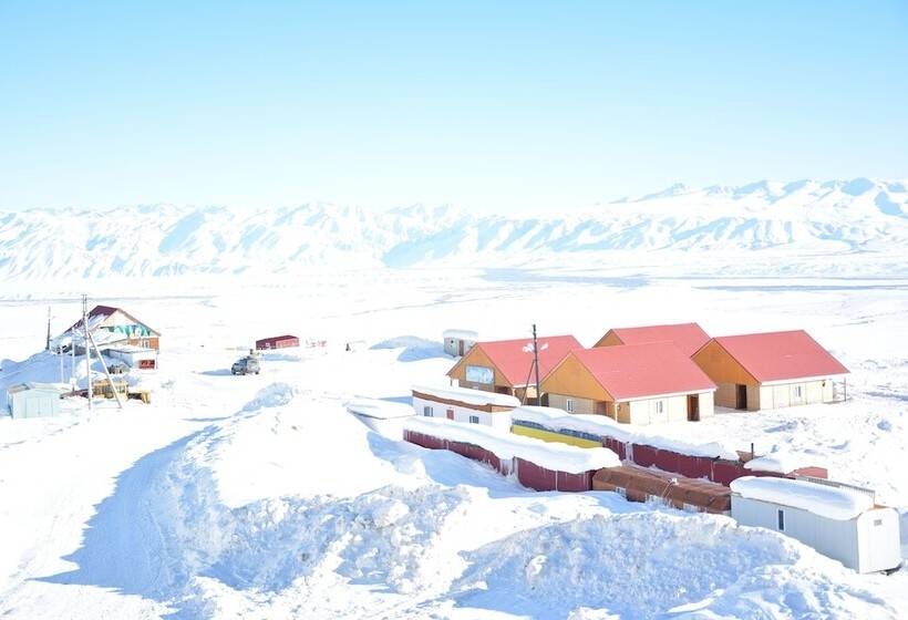 مسافرخانه Too Ashuu