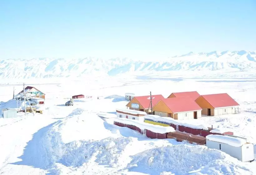 مسافرخانه Too Ashuu