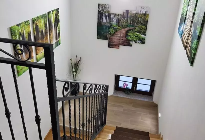 Hotelli B&b Plitvice Lakes Villa Prica