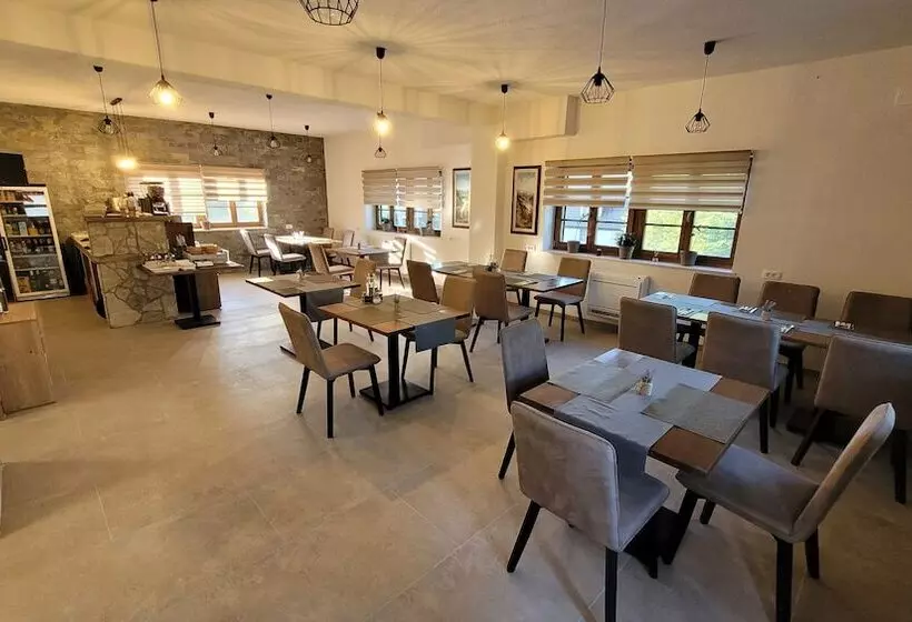 Hotelli B&b Plitvice Lakes Villa Prica