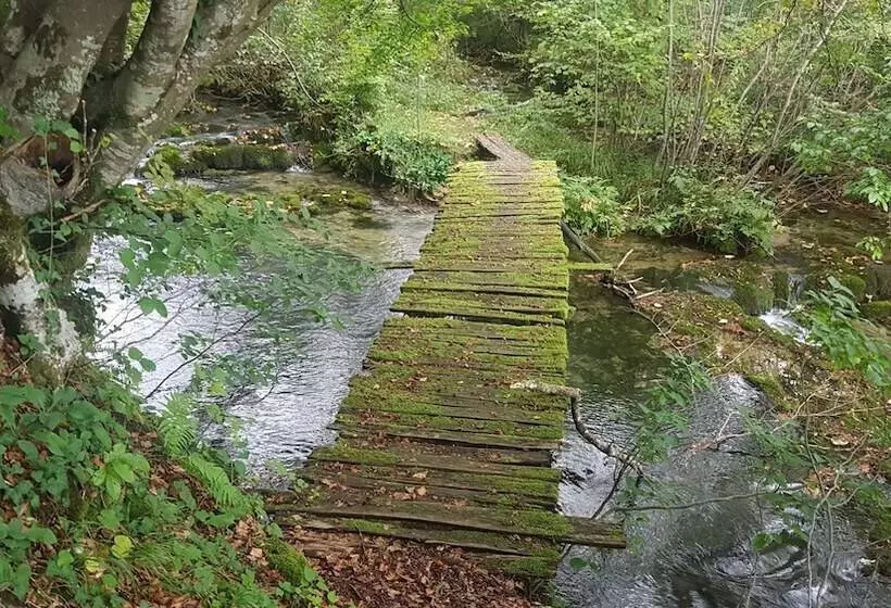 Hotelli B&b Plitvice Lakes Villa Prica