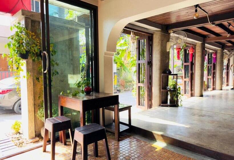 هتل Mi Casa Thaphae Chiang Mai