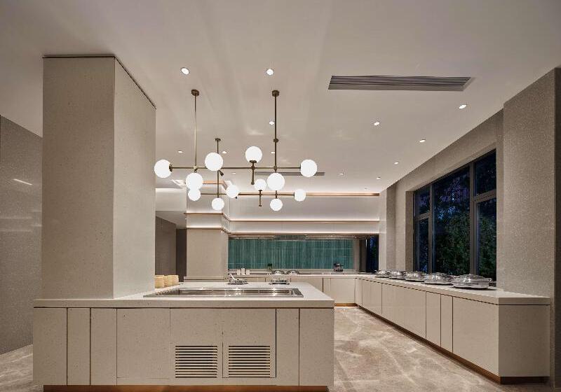 Hotel Hangzhou West Lake Hubin Yintai Atour