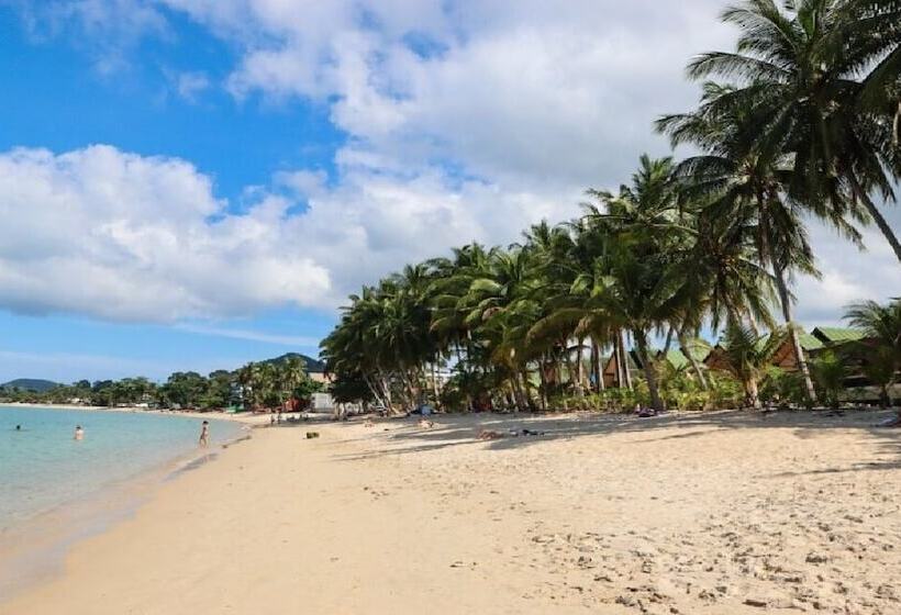 בית מלון כפרי Thiptara Resort Adults Only