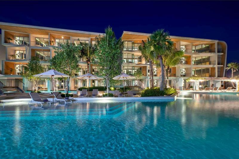 هتل Wyndham Grand Nai Harn Beach Phuket