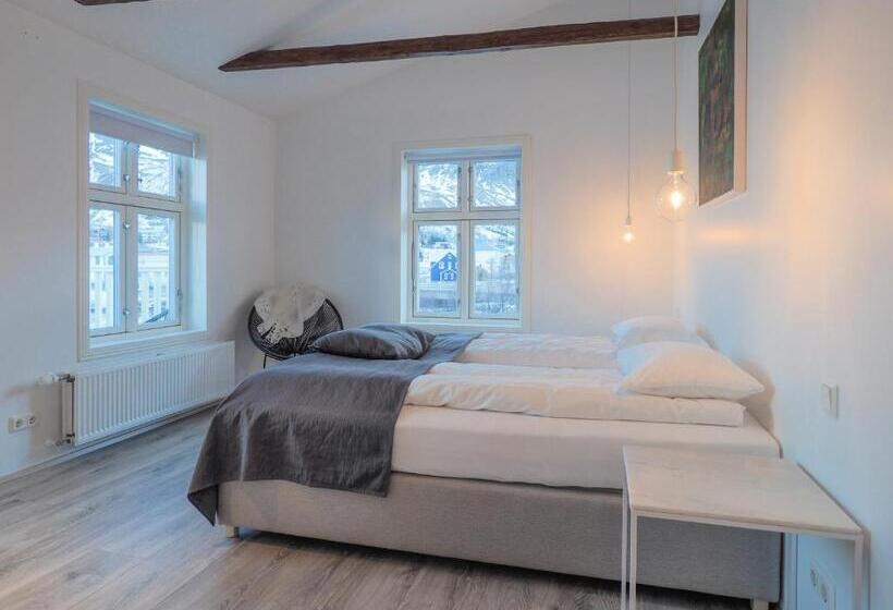 پانسیون Við Lónið Guesthouse