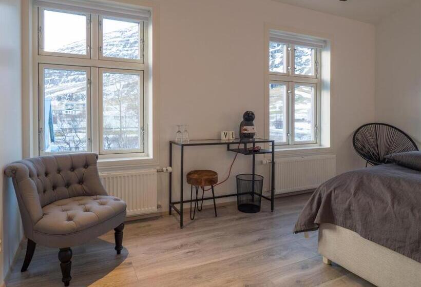 پانسیون Við Lónið Guesthouse