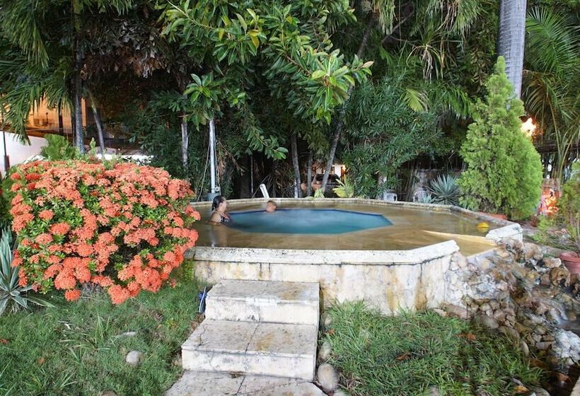 Hotel Bachue Girardot