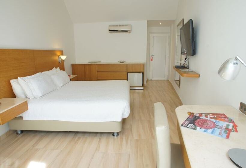 Hotel Bachue Girardot