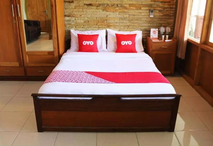 Hotelli Oyo 1722 Villa Ciparay Indah