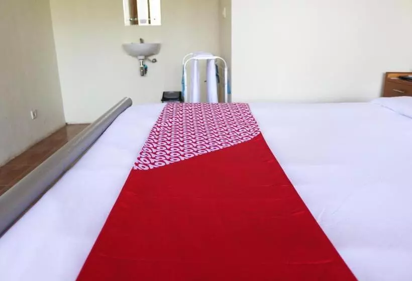 Hotelli Oyo 1722 Villa Ciparay Indah