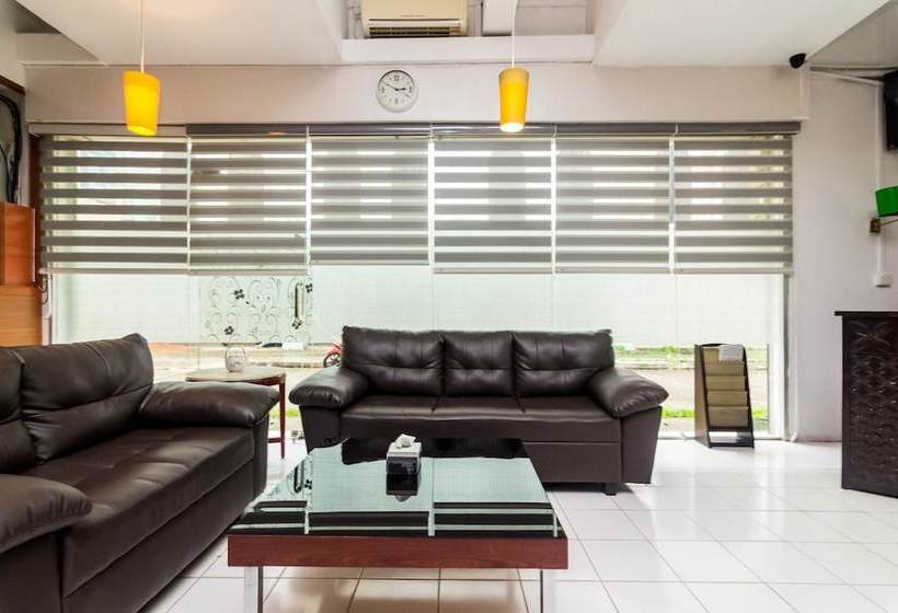 فندق Oyo 1771 Zeke