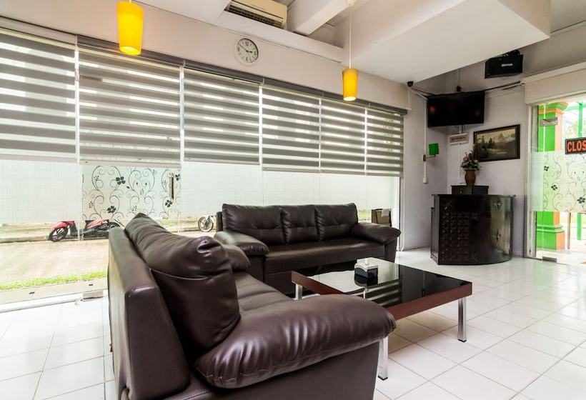 فندق Oyo 1771 Zeke