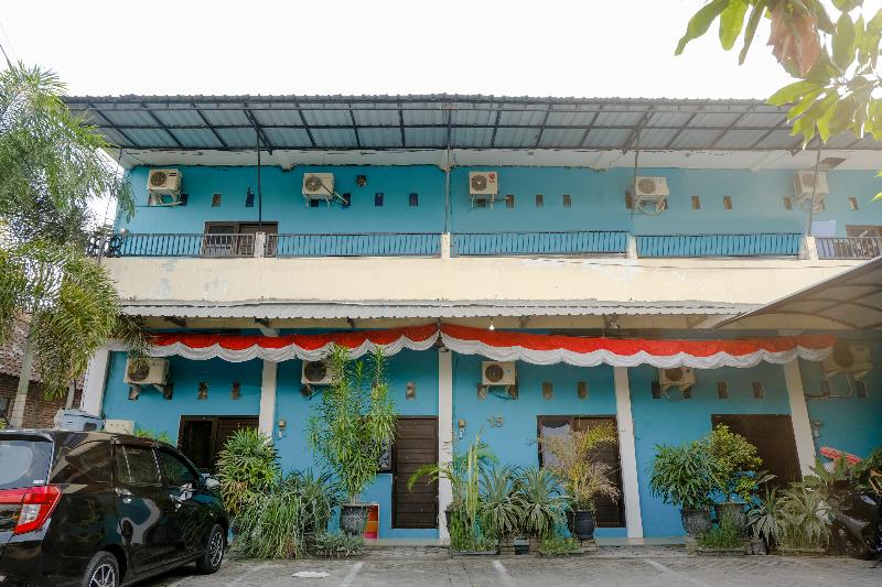 Hotel Oyo 1784 Hj. Aniek Residence