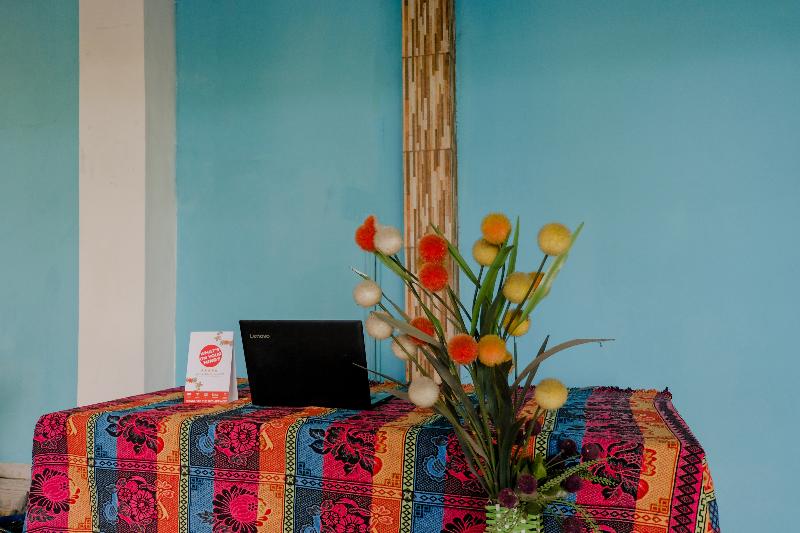 Hotel Oyo 1784 Hj. Aniek Residence