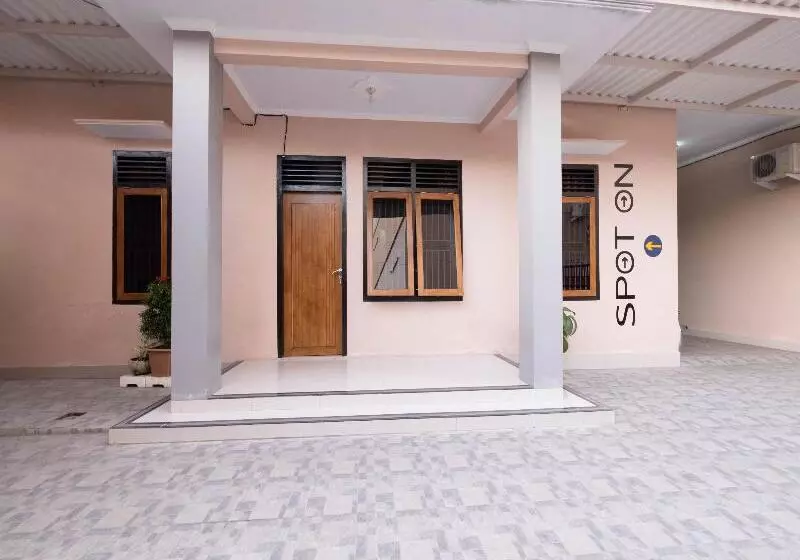 ホテル Spot On 1784 Tnc Residence Syariah