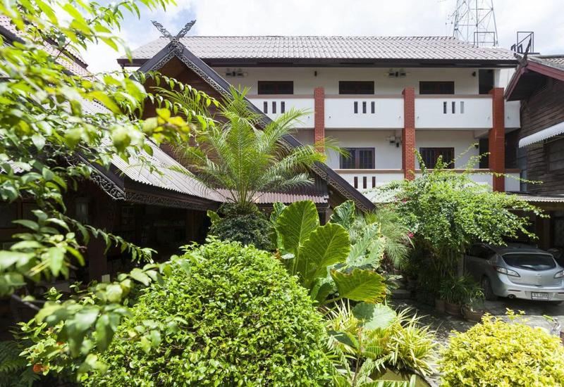 Пансион Little Home Guesthouse