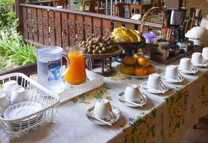 Пансион Little Home Guesthouse