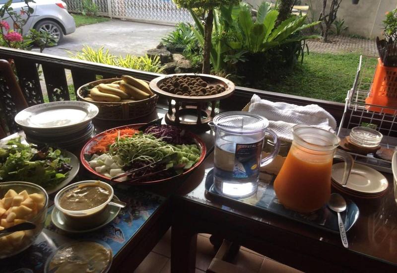 Пансион Little Home Guesthouse