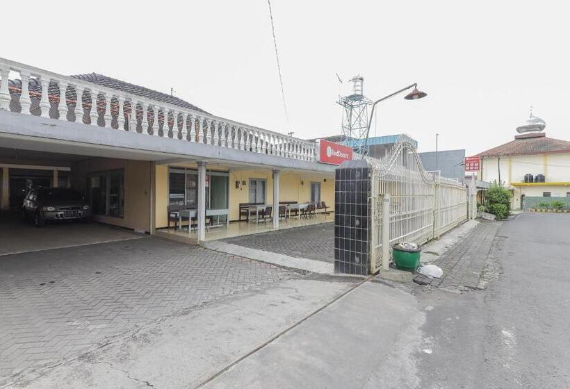 فندق Reddoorz At Cbr Residence Blimbing