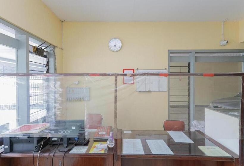 فندق Reddoorz At Cbr Residence Blimbing