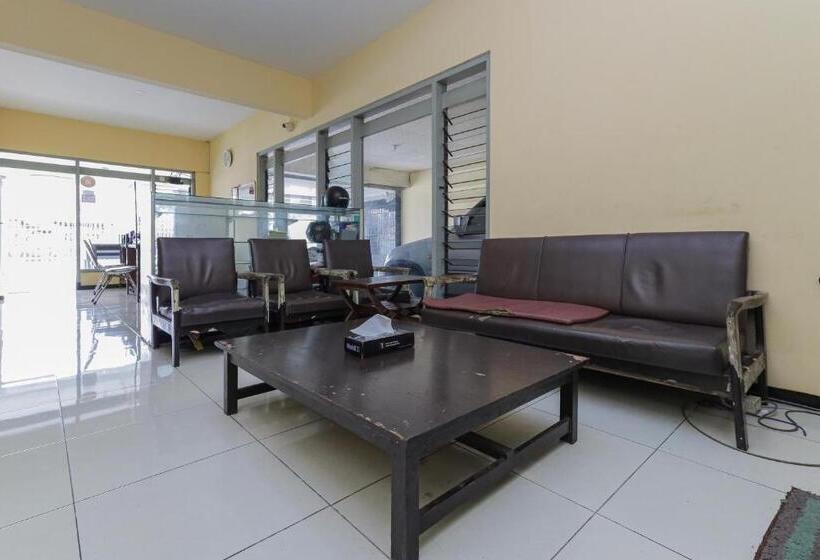 فندق Reddoorz At Cbr Residence Blimbing