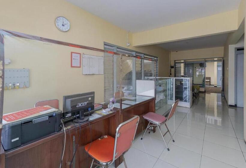 فندق Reddoorz At Cbr Residence Blimbing