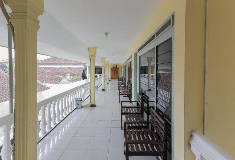 فندق Reddoorz At Cbr Residence Blimbing