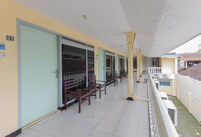 فندق Reddoorz At Cbr Residence Blimbing