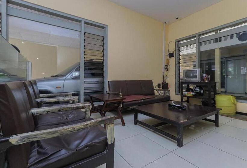 فندق Reddoorz At Cbr Residence Blimbing