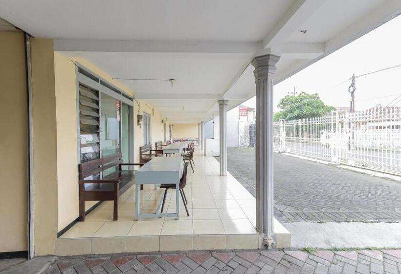 فندق Reddoorz At Cbr Residence Blimbing