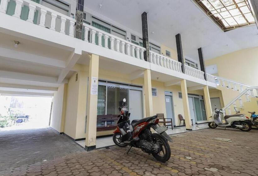 فندق Reddoorz At Cbr Residence Blimbing