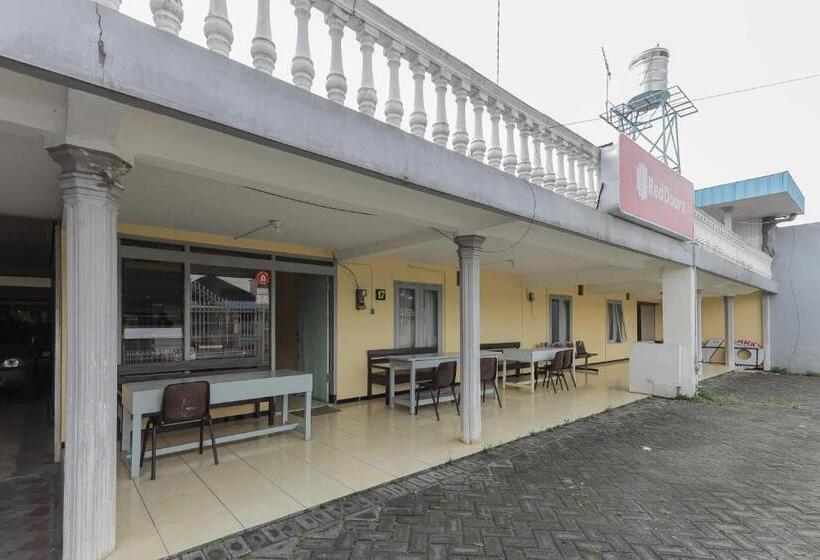 فندق Reddoorz At Cbr Residence Blimbing