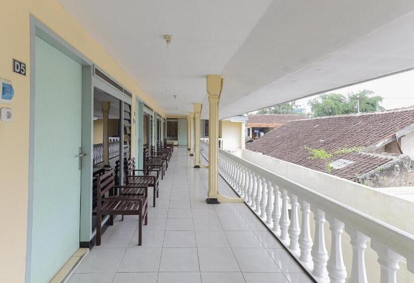 فندق Reddoorz At Cbr Residence Blimbing