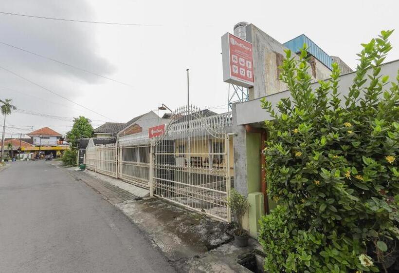 فندق Reddoorz At Cbr Residence Blimbing