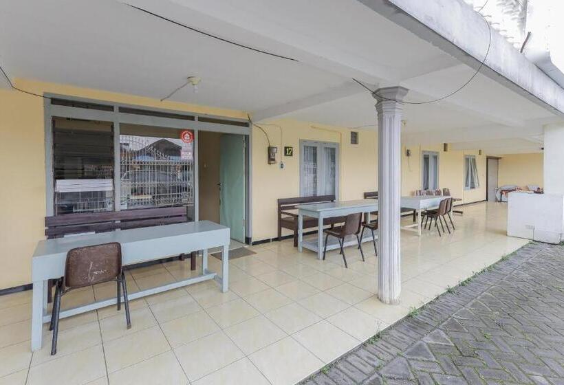 فندق Reddoorz At Cbr Residence Blimbing