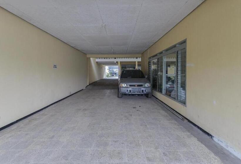 فندق Reddoorz At Cbr Residence Blimbing