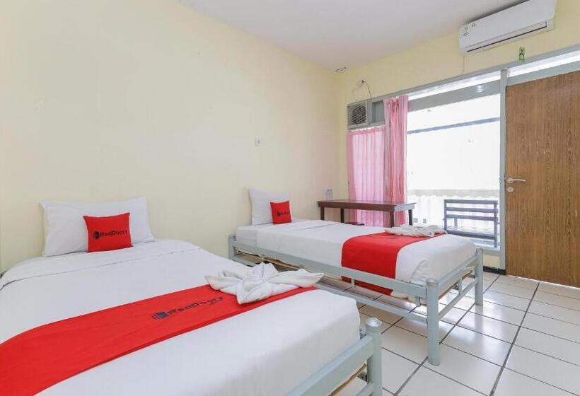 فندق Reddoorz At Cbr Residence Blimbing