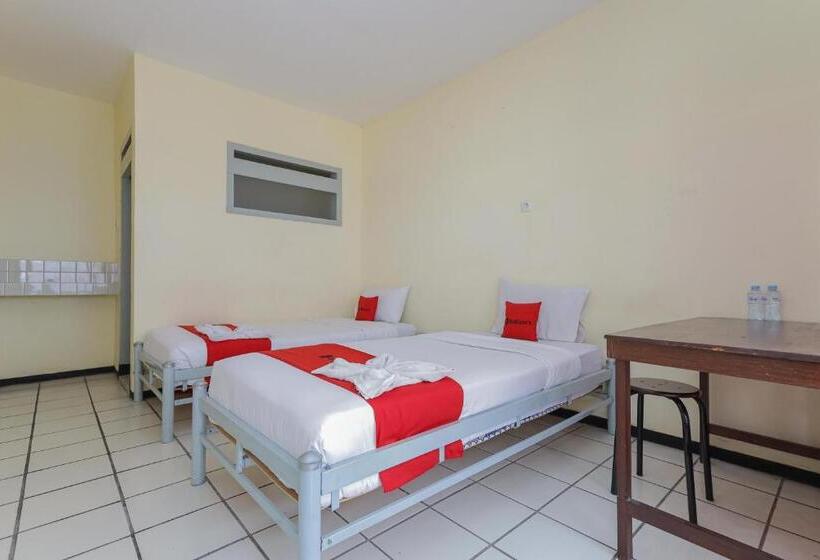 فندق Reddoorz At Cbr Residence Blimbing