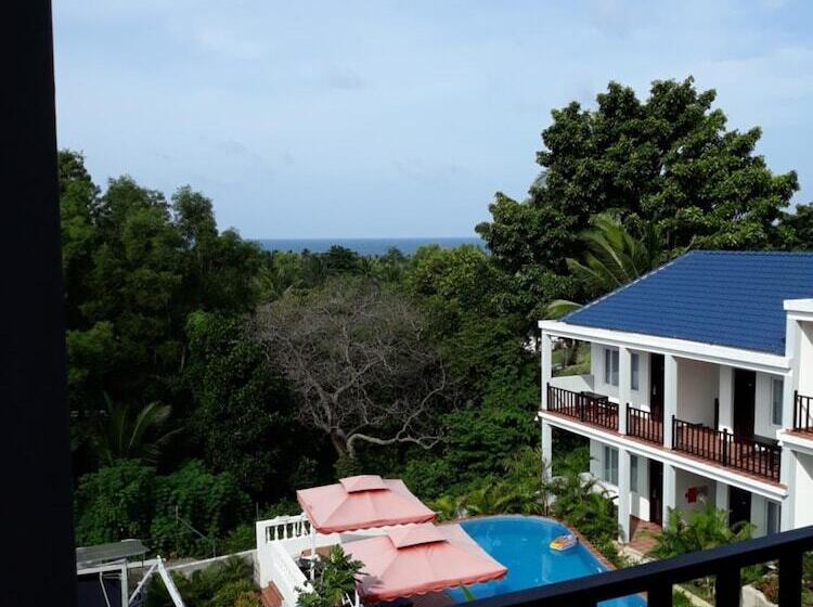 هتل The Hill Resort