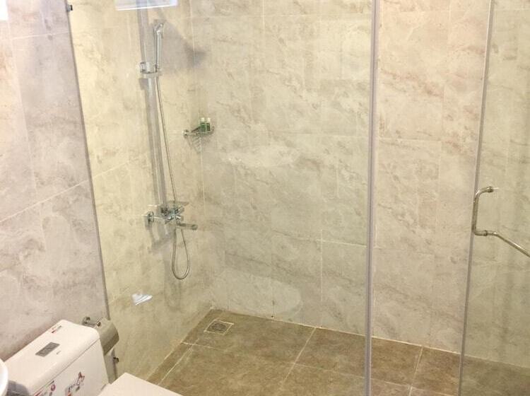 هتل The Hill Resort