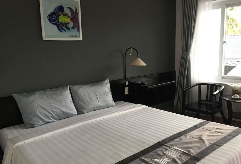 هتل The Hill Resort