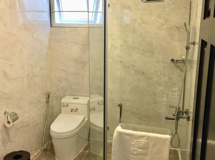 هتل The Hill Resort