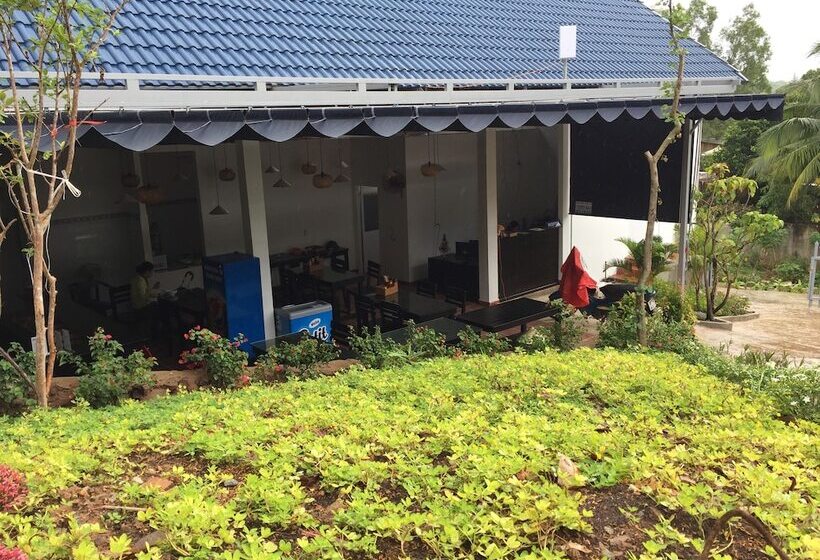 هتل The Hill Resort