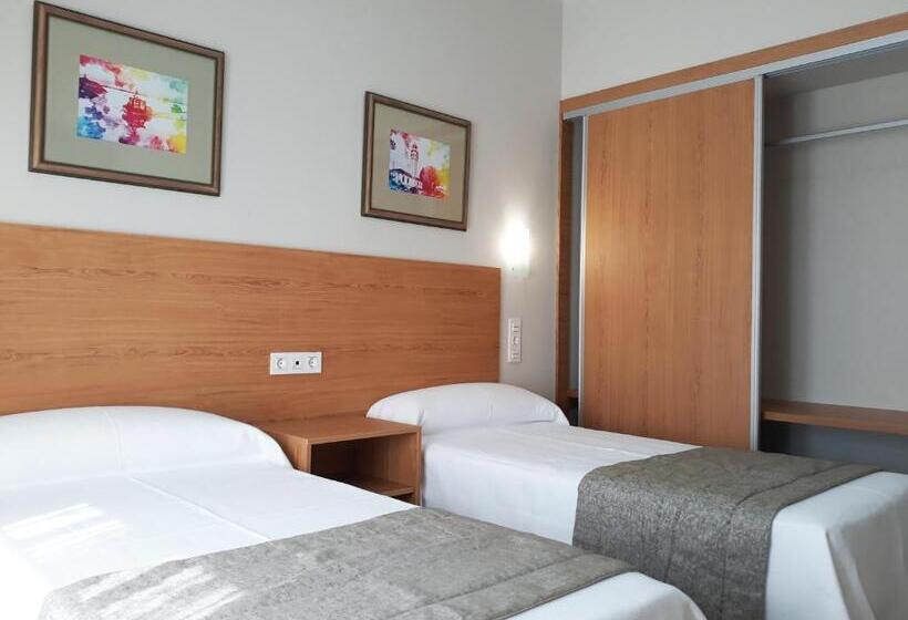 פנסיון Hostal Montemayor